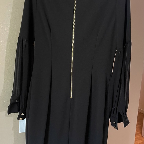 Calvin Klein - Picture 4 of 7